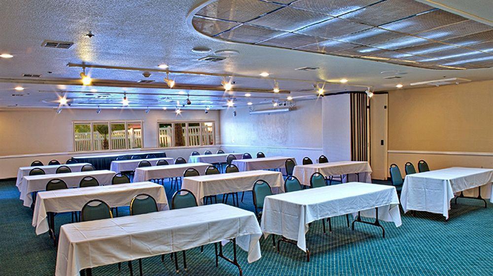 Windmill Suites Surprise - Phoenix, Ascend Hotel Collection Экстерьер фото