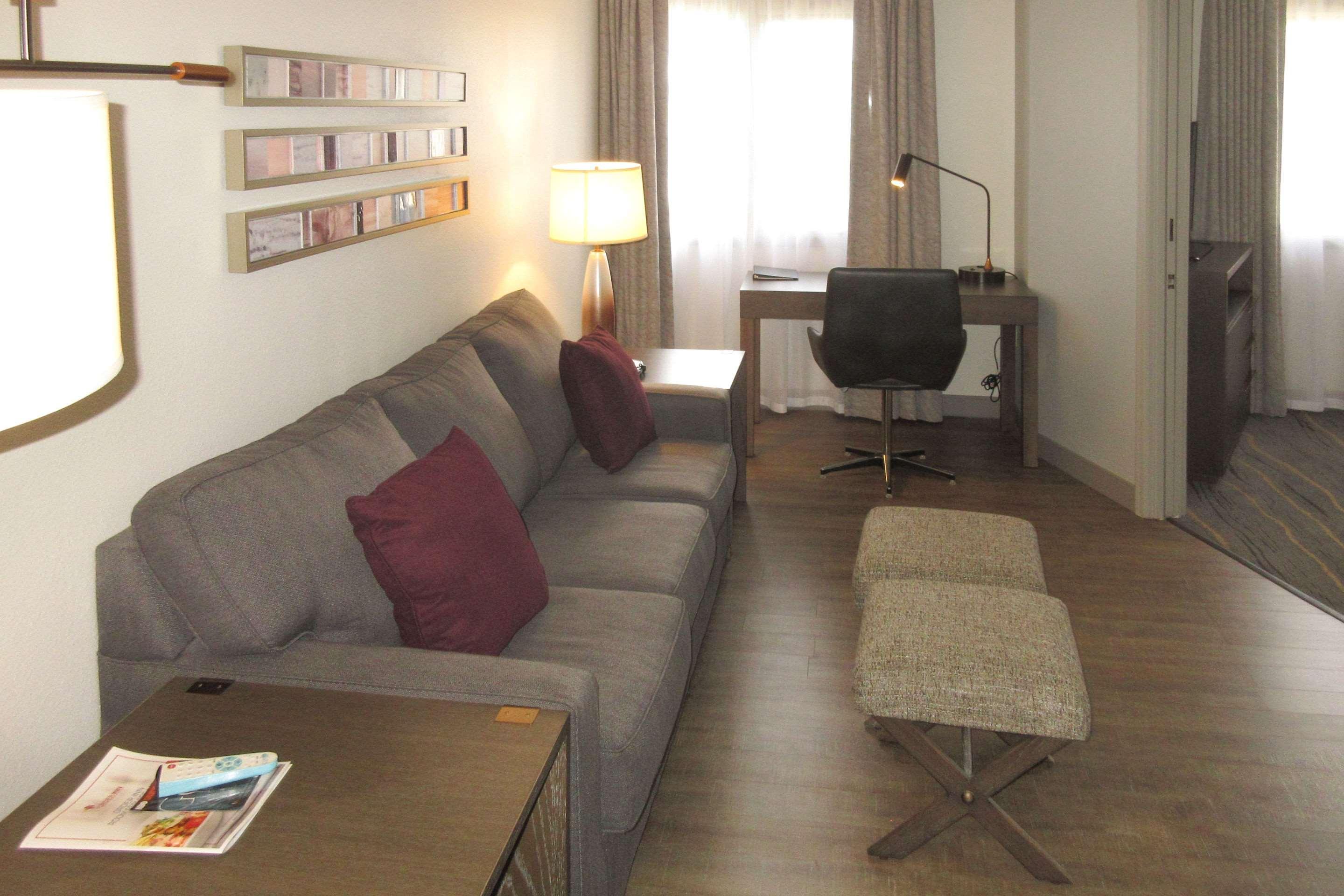 Windmill Suites Surprise - Phoenix, Ascend Hotel Collection Экстерьер фото