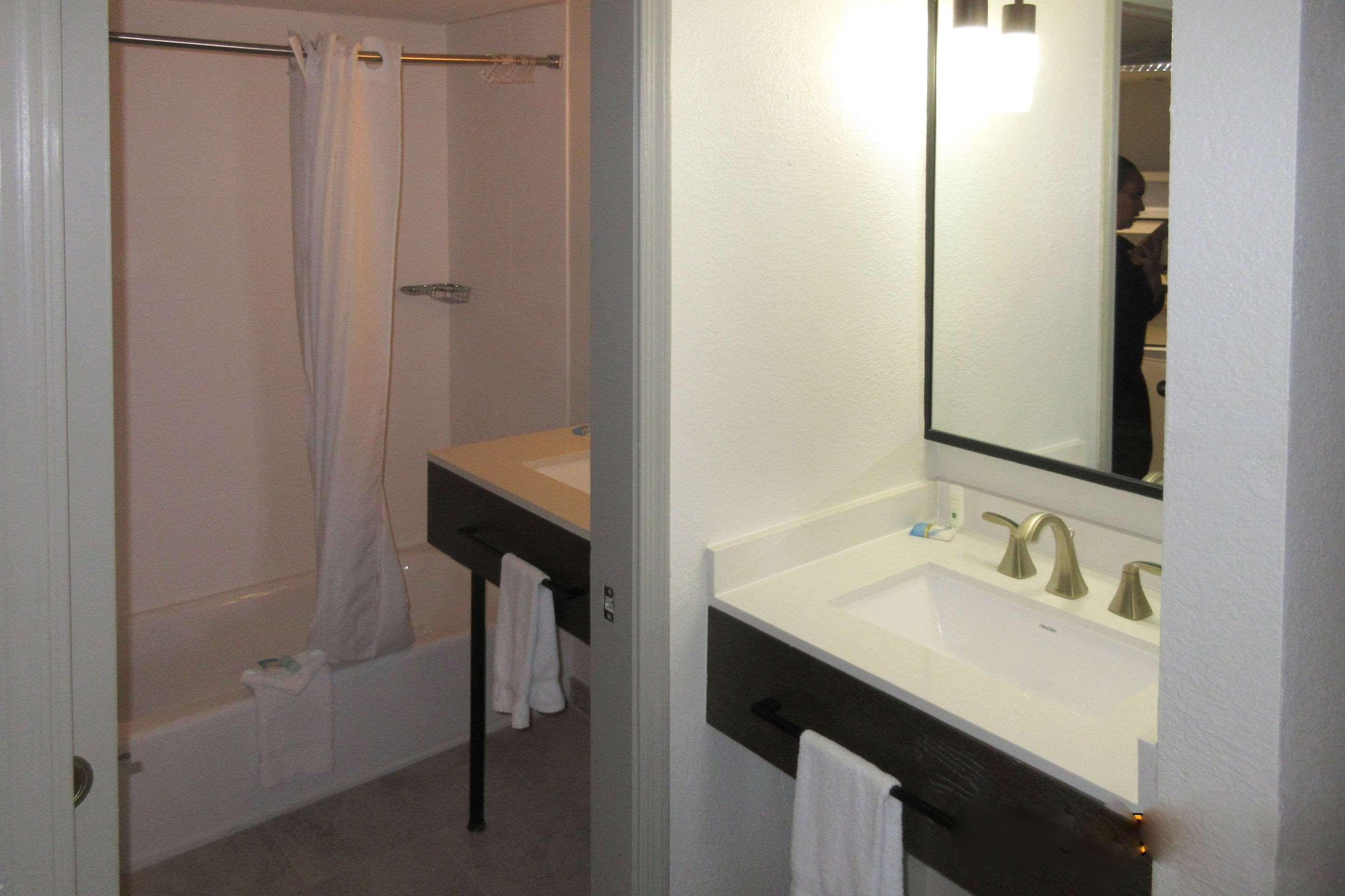 Windmill Suites Surprise - Phoenix, Ascend Hotel Collection Экстерьер фото
