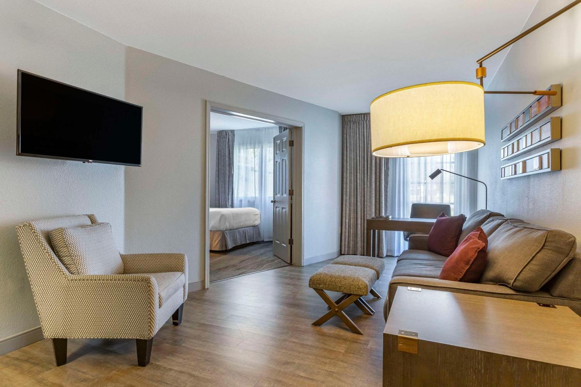 Windmill Suites Surprise - Phoenix, Ascend Hotel Collection Экстерьер фото