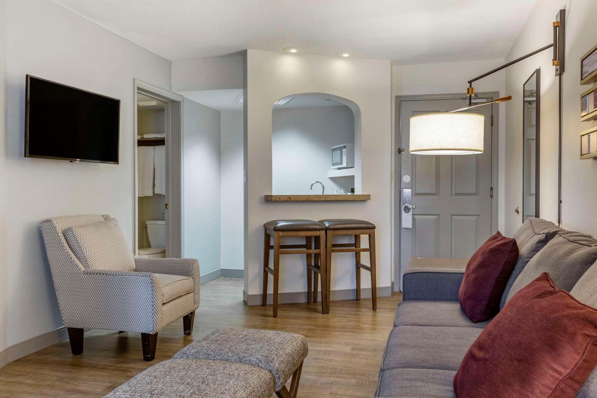 Windmill Suites Surprise - Phoenix, Ascend Hotel Collection Экстерьер фото
