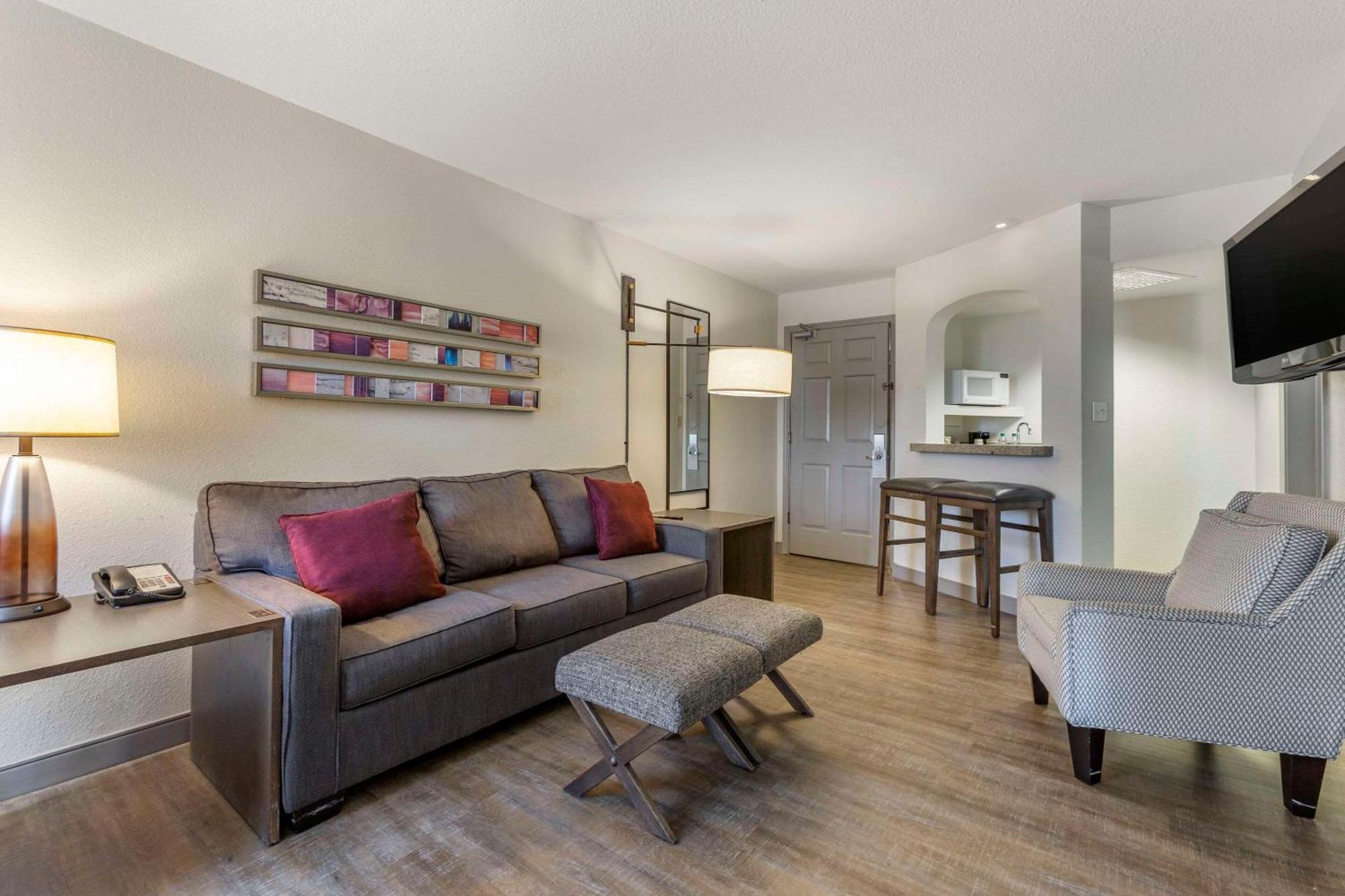 Windmill Suites Surprise - Phoenix, Ascend Hotel Collection Экстерьер фото