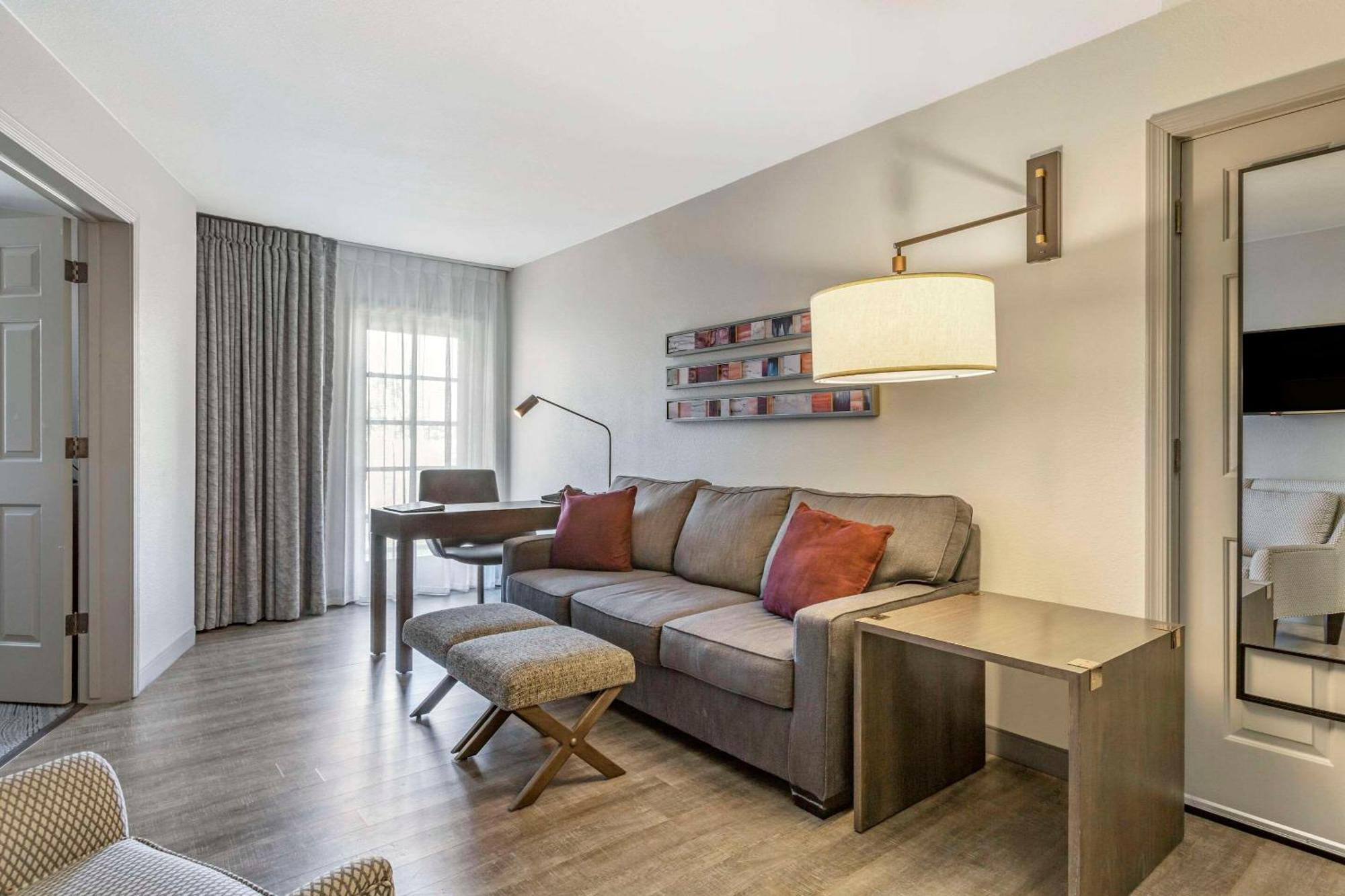 Windmill Suites Surprise - Phoenix, Ascend Hotel Collection Экстерьер фото